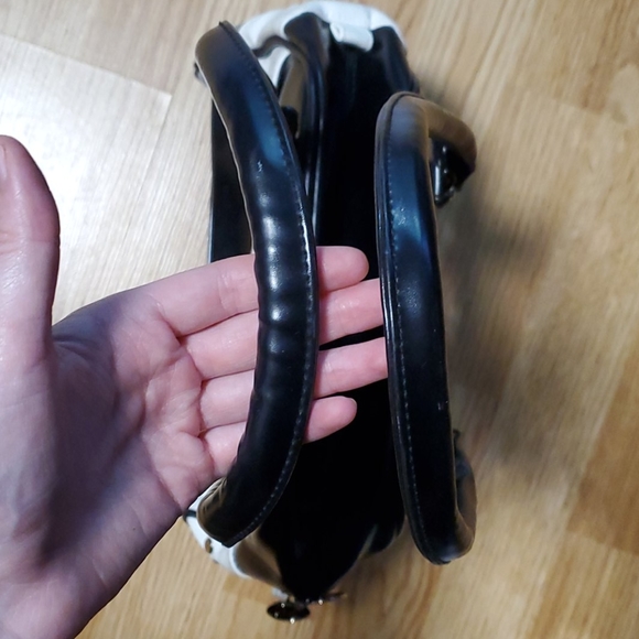 🍋sold🍋Lululemon purse - Picture 6 of 11